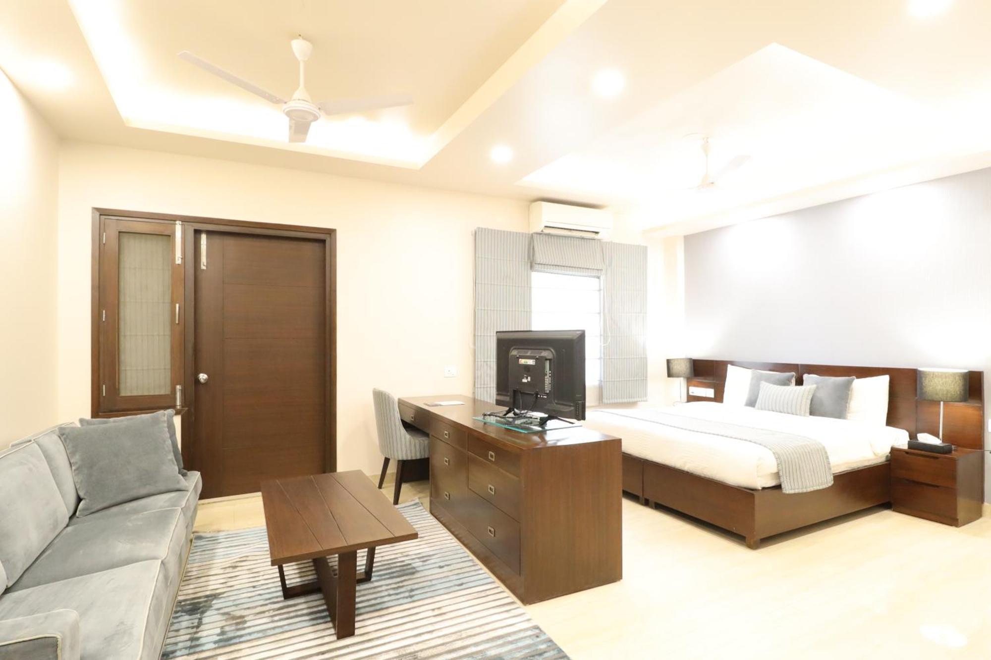 Ahuja Residency Centre