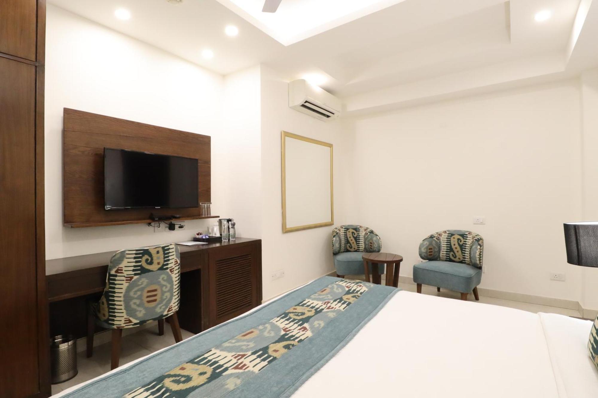 Ahuja Residency Centre Hotel