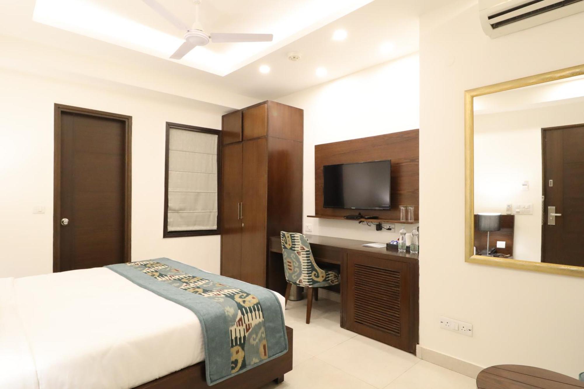 Ahuja Residency Centre Hotel