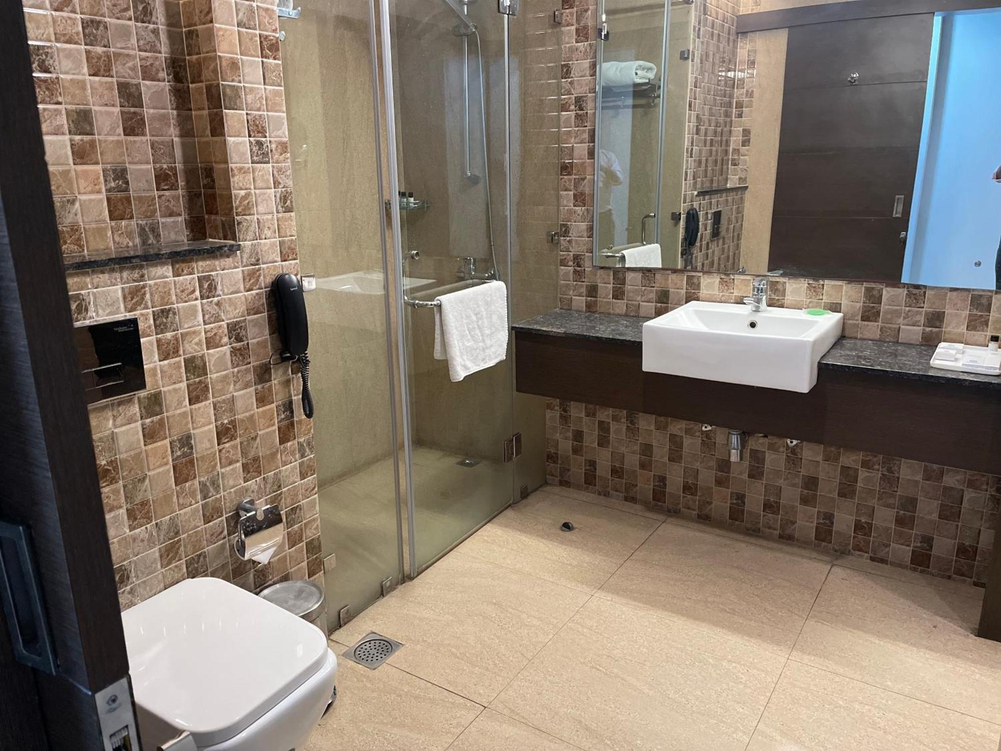 V Retreat Hotel Gurgaon