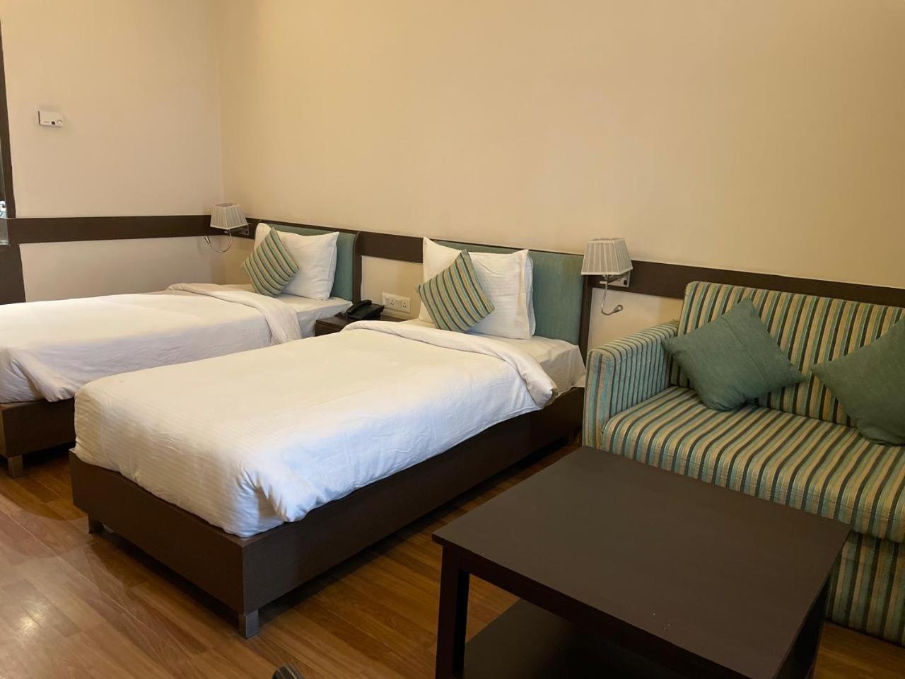 V Retreat 3* Gurgaon