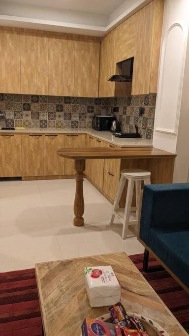 Rio - - 1bhk, Balcony, Free Parking& W-fi * Gurgaon