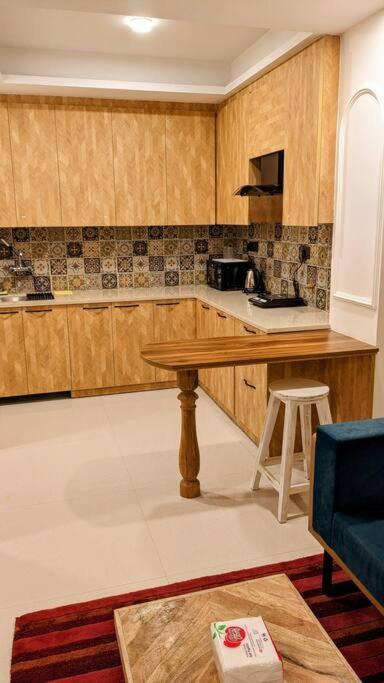 Rio - - 1bhk, Balcony, Free Parking& W-fi Apartment Gurgaon