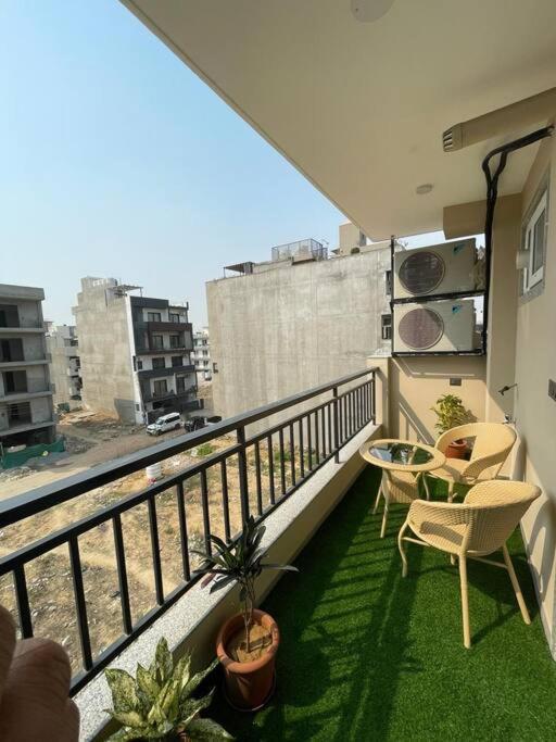 Rio - - 1bhk, Balcony, Free Parking& W-fi Gurgaon