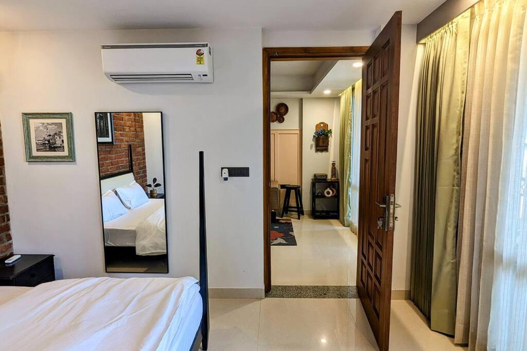 Ivy - 1bhk, Forest View, Wi-fi & Big Balcony Apartment *