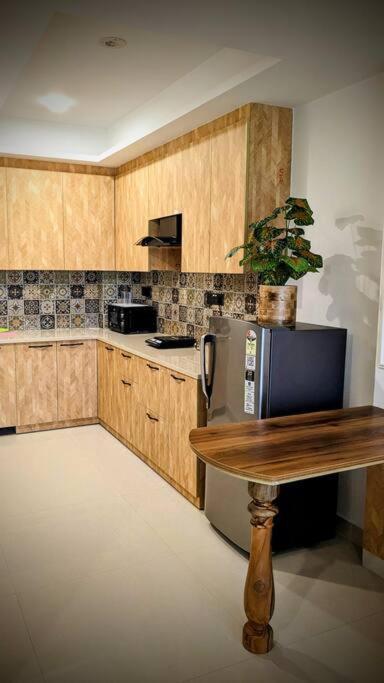 Ivy - 1bhk, Forest View, Wi-fi & Big Balcony Apartment