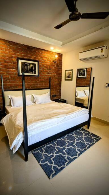 Ivy - 1bhk, Forest View, Wi-fi & Big Balcony Apartment