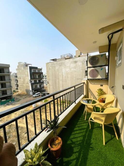 Deniz - 1bhk, Balcony, Parking & Wi-fi Gurgaon