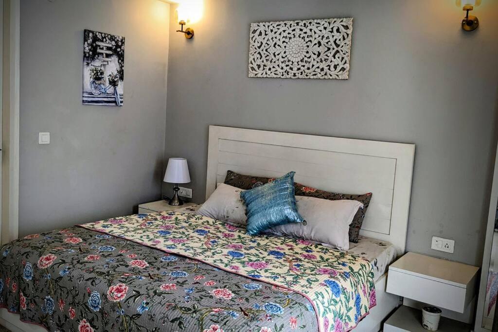 Apartment Harmony - 1bhk, Big Balcony & Free Parking Gurgaon