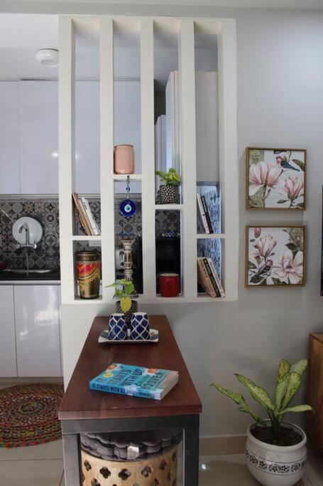 Rumana - 1bhk, 2 Balconies, Free Parking & Wi-fi Apartment Gurgaon