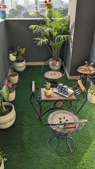 Rumana - 1bhk, 2 Balconies, Free Parking & Wi-fi * Gurgaon