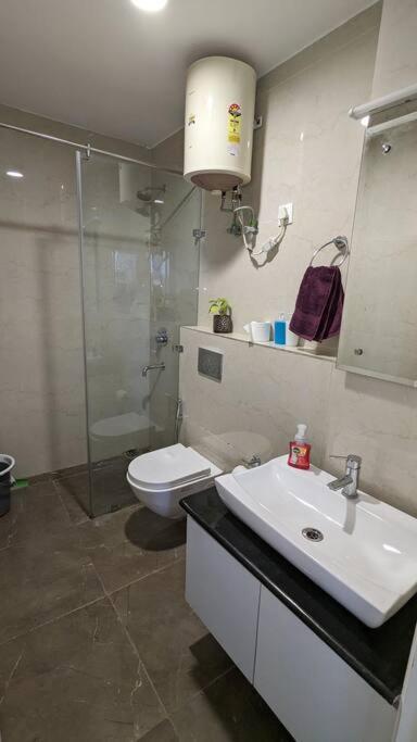 Apartment Rumana - 1bhk, 2 Balconies, Free Parking & Wi-fi Gurgaon