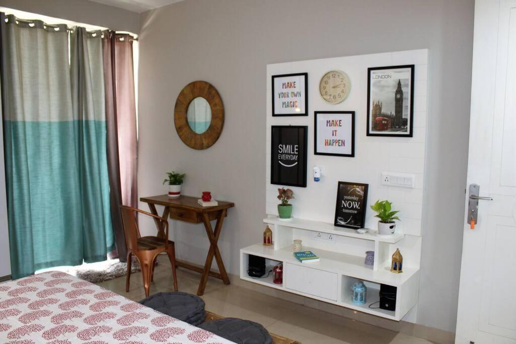 Zaniah - 1bhk, 2 Balconies, Free Parking & Wi-fi Apartment *