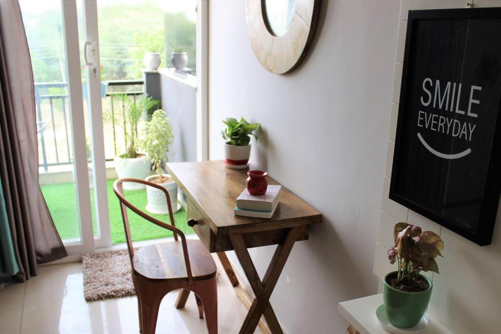 Zaniah - 1bhk, 2 Balconies, Free Parking & Wi-fi Gurgaon