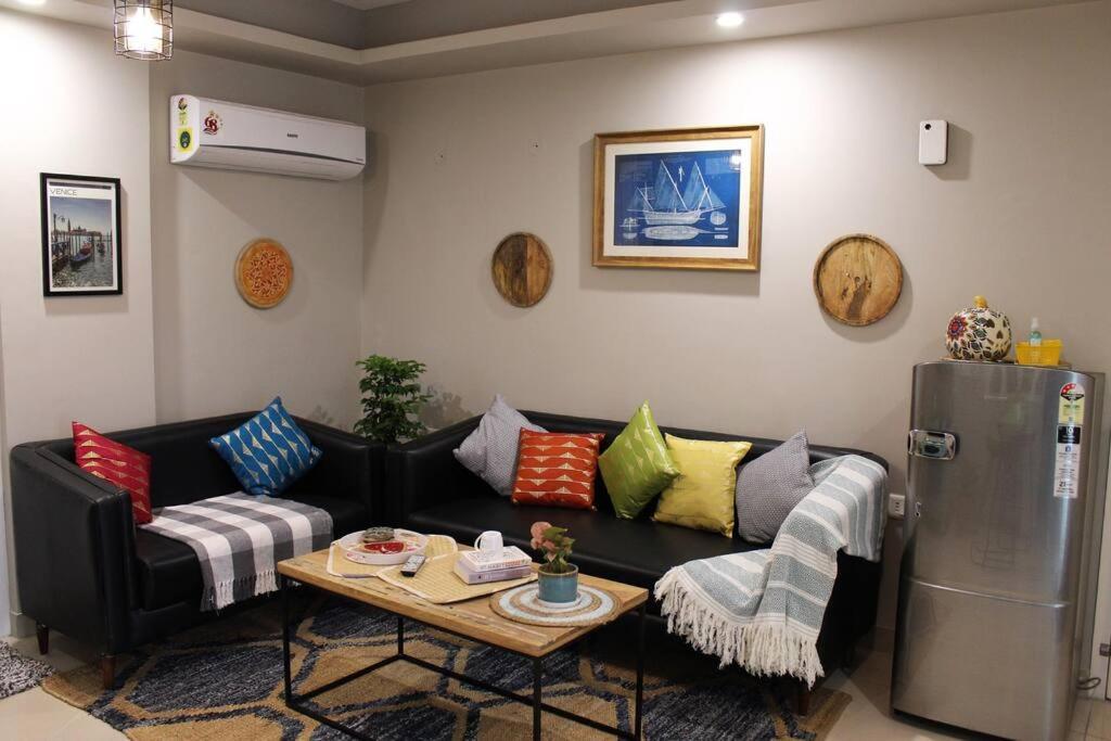 Apartment Zaniah - 1bhk, 2 Balconies, Free Parking & Wi-fi Gurgaon