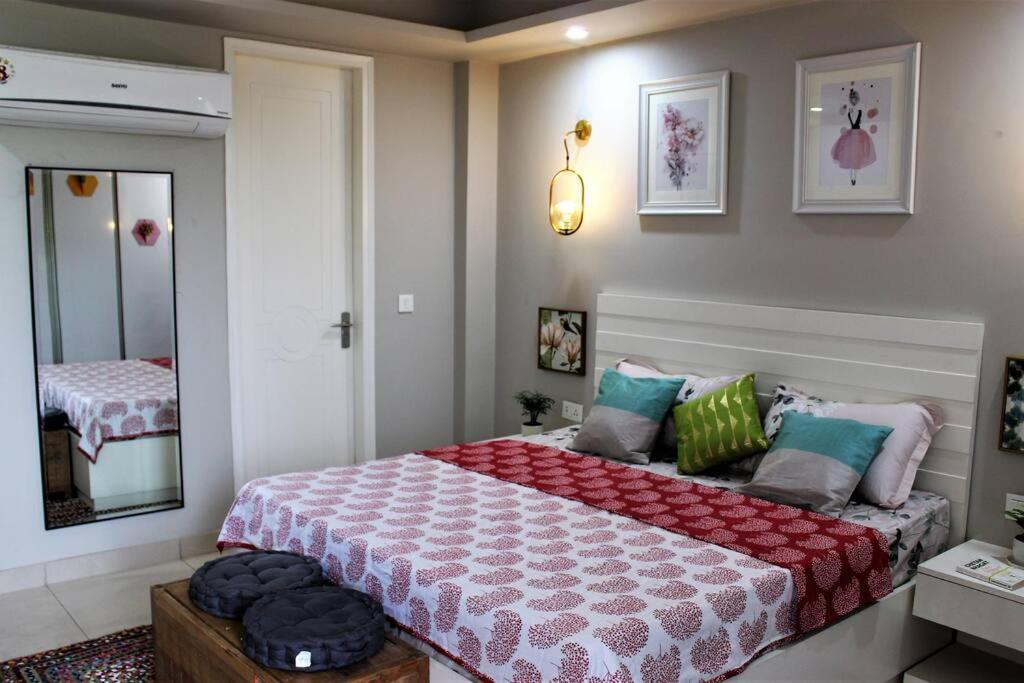Apartment Zaniah - 1bhk, 2 Balconies, Free Parking & Wi-fi Gurgaon