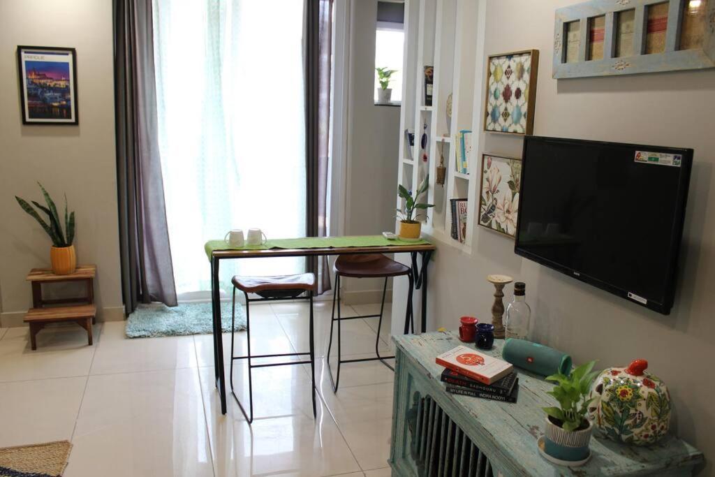 Zaniah - 1bhk, 2 Balconies, Free Parking & Wi-fi Gurgaon