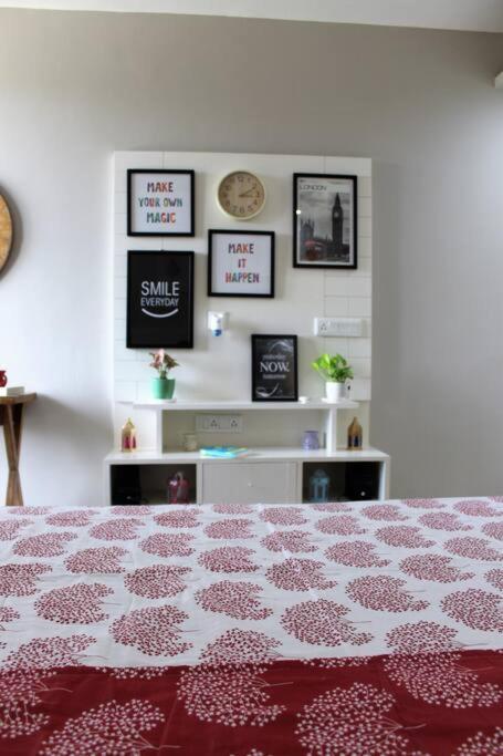 Zaniah - 1bhk, 2 Balconies, Free Parking & Wi-fi * Gurgaon