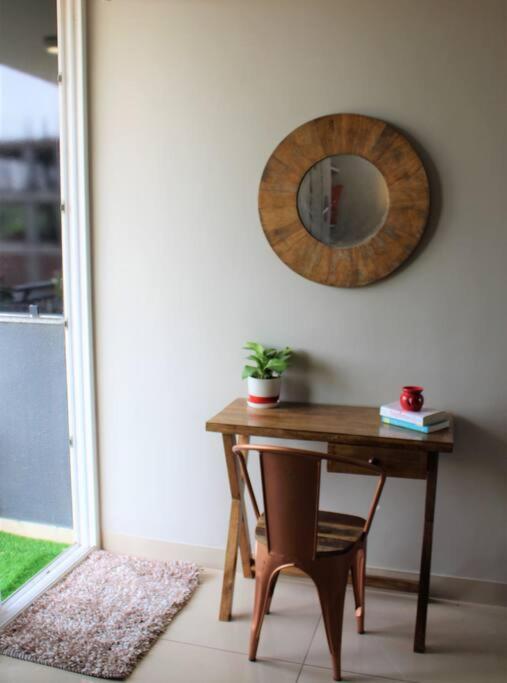 Zaniah - 1bhk, 2 Balconies, Free Parking & Wi-fi Apartment
