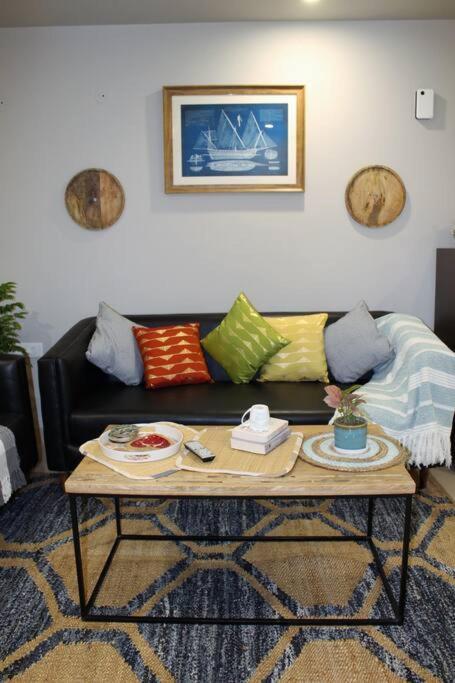 Zaniah - 1bhk, 2 Balconies, Free Parking & Wi-fi *