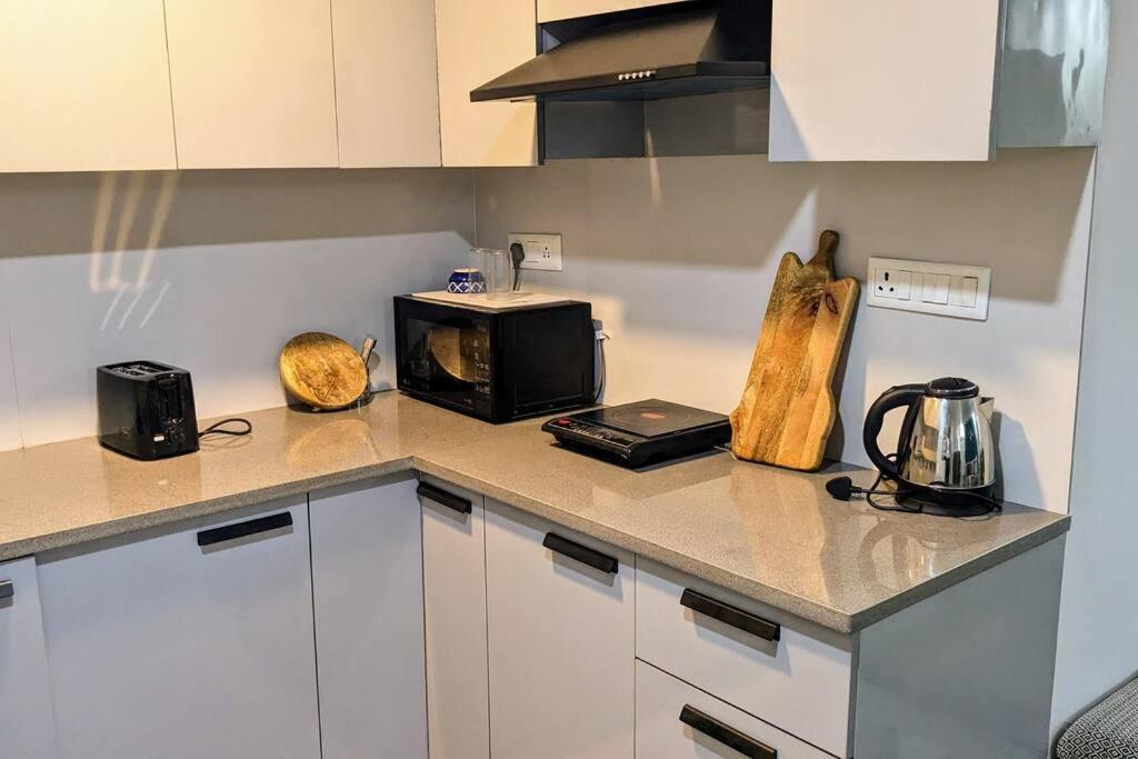 Yukta - Cozy Nest Studio, Free Parking & Wifi Apartment