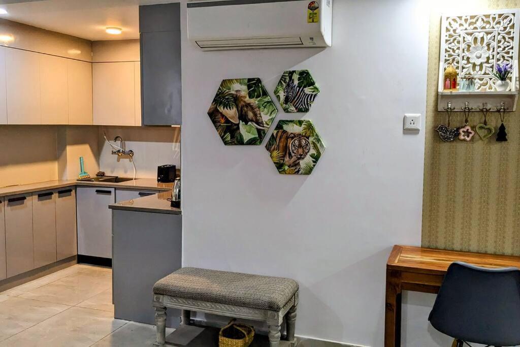 Yukta - Cozy Nest Studio, Free Parking & Wifi * Gurgaon
