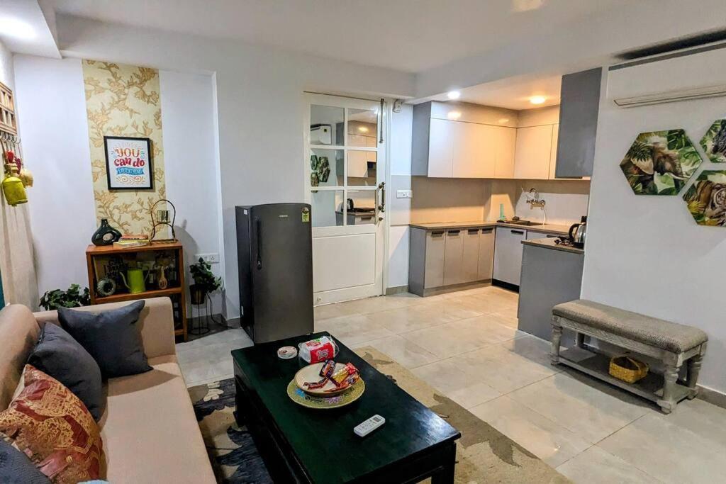 Yukta - Cozy Nest Studio, Free Parking & Wifi * Gurgaon
