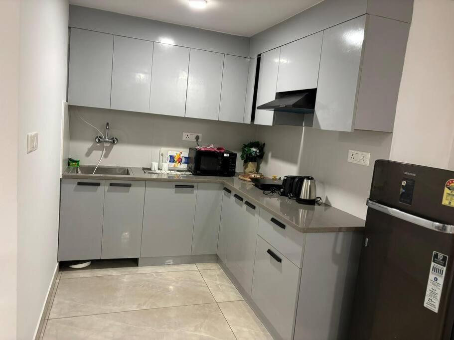 Apartment Erik - Apt, Free Parking & Wi-fi Gurgaon
