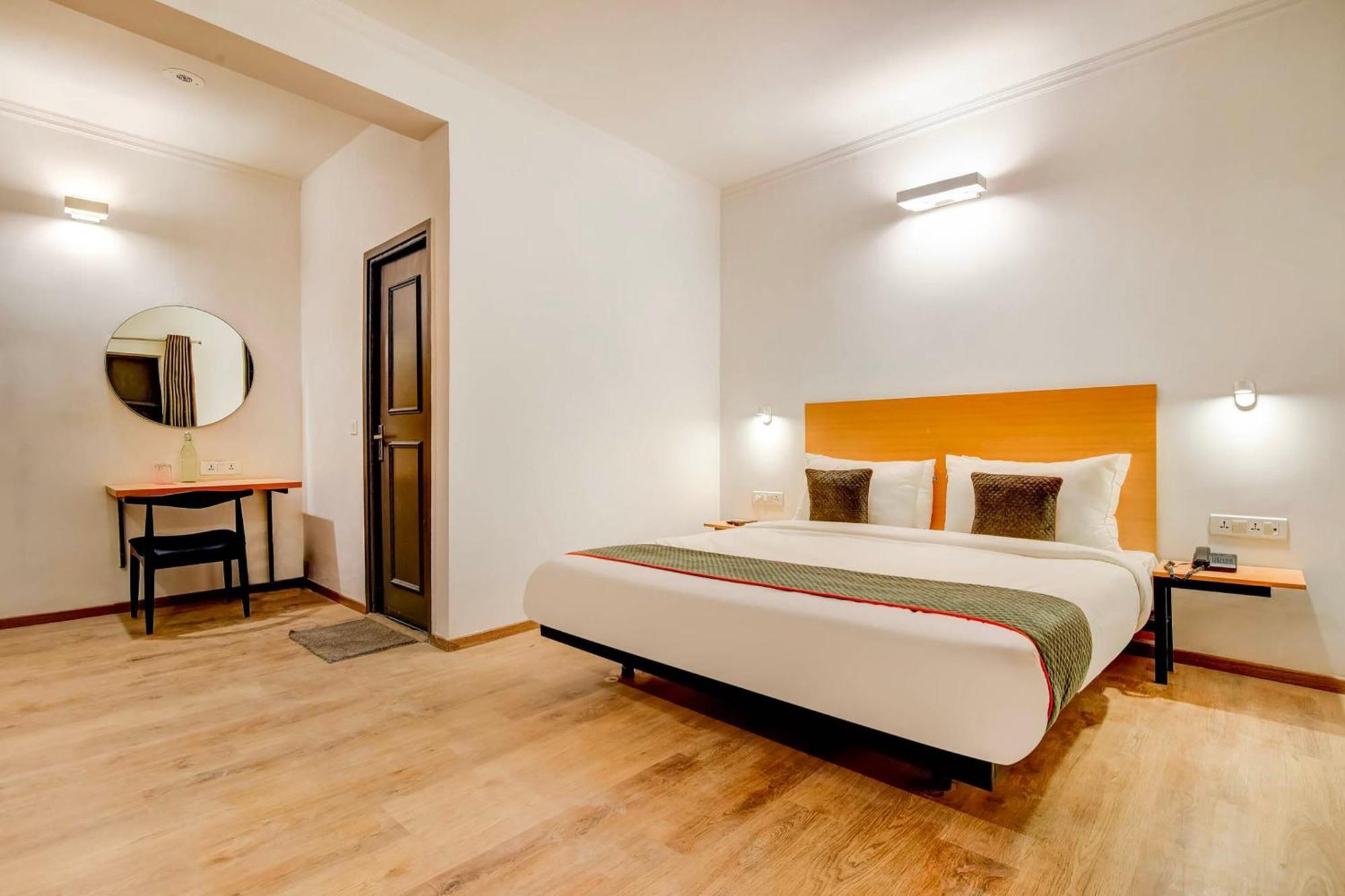 Hotel Collection O Singha Chowk