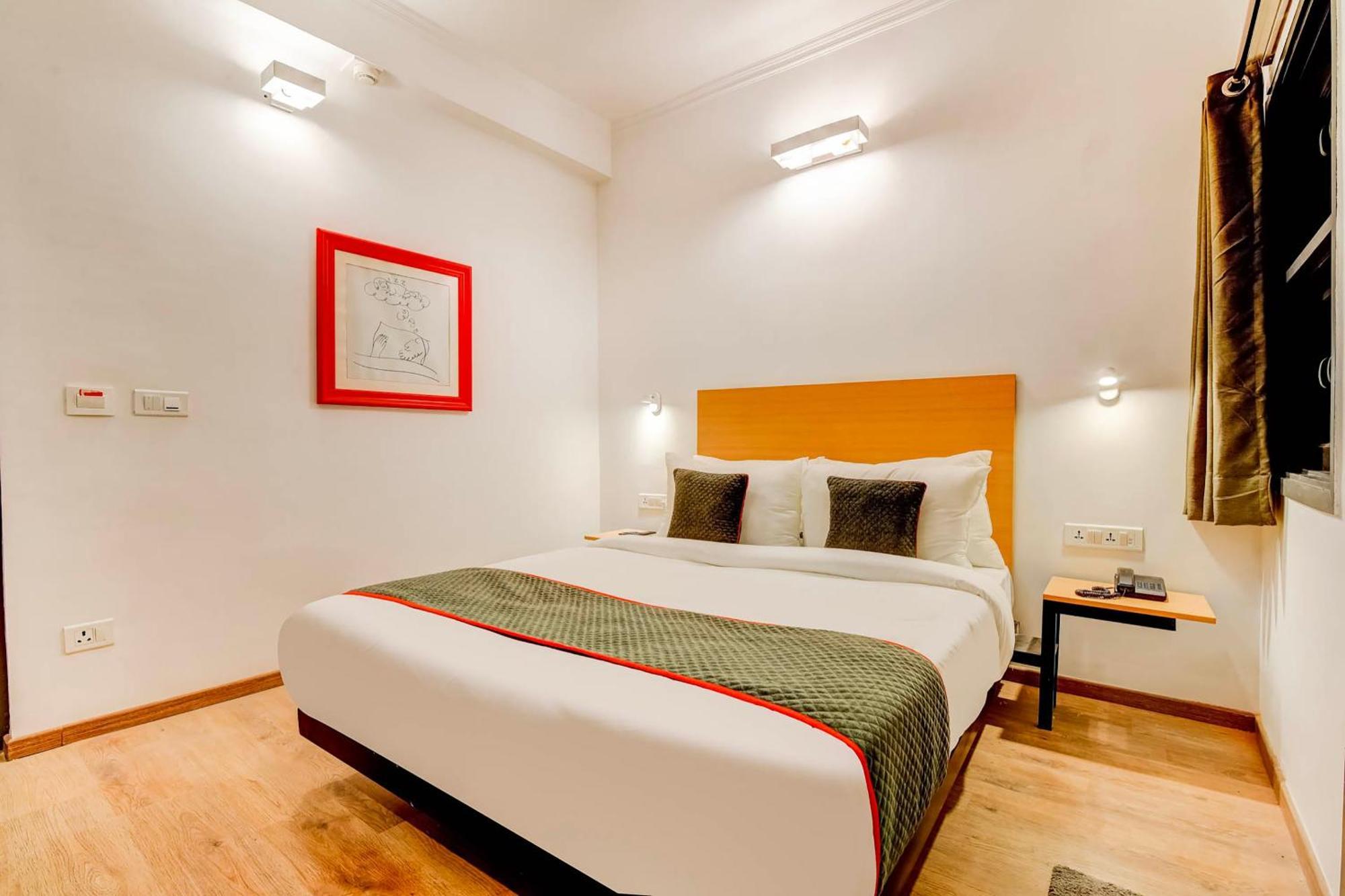 Collection O Singha Chowk 4* Gurgaon