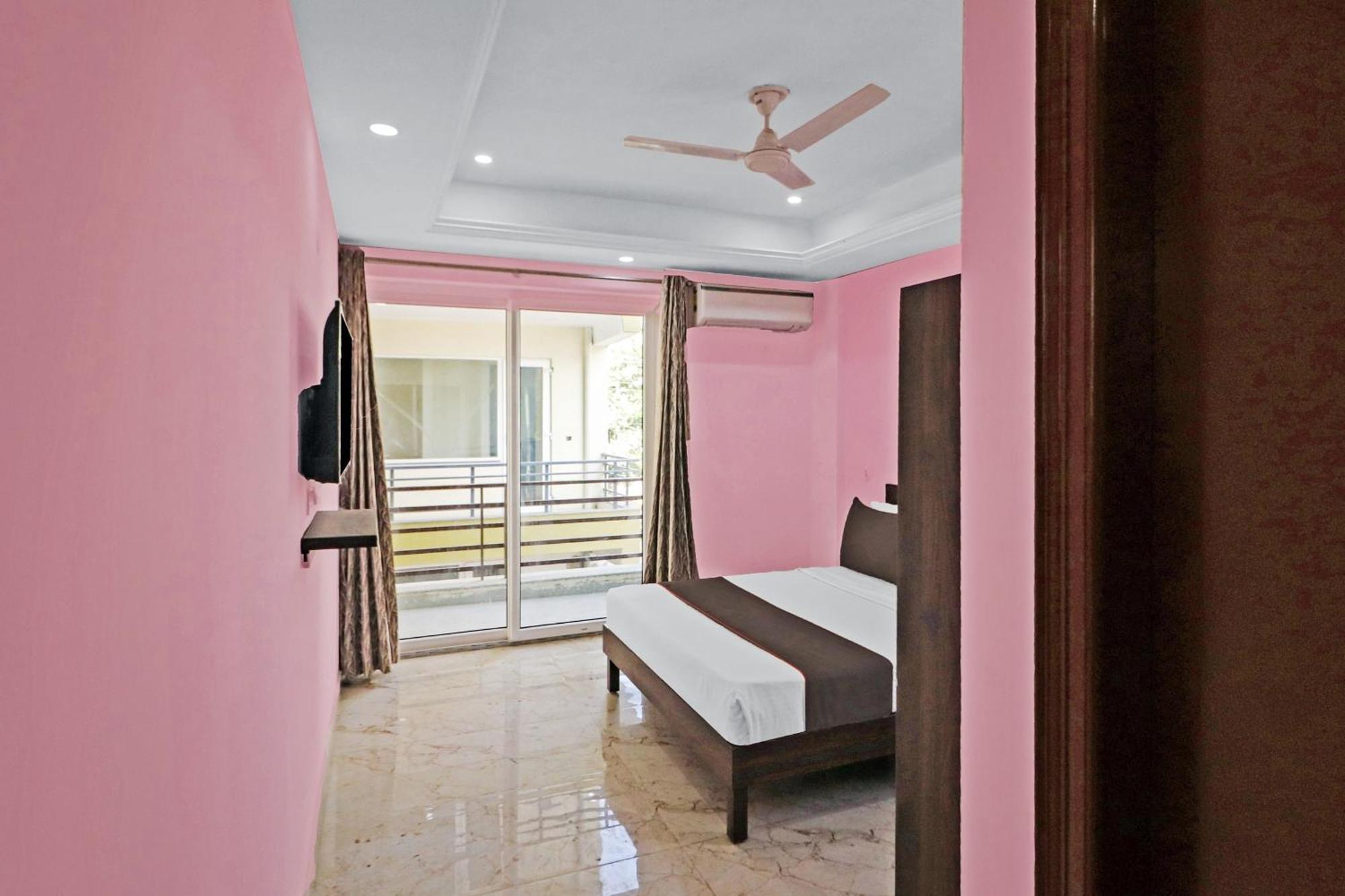 Collection O Parth & Sargam Residency Hotel Gurgaon