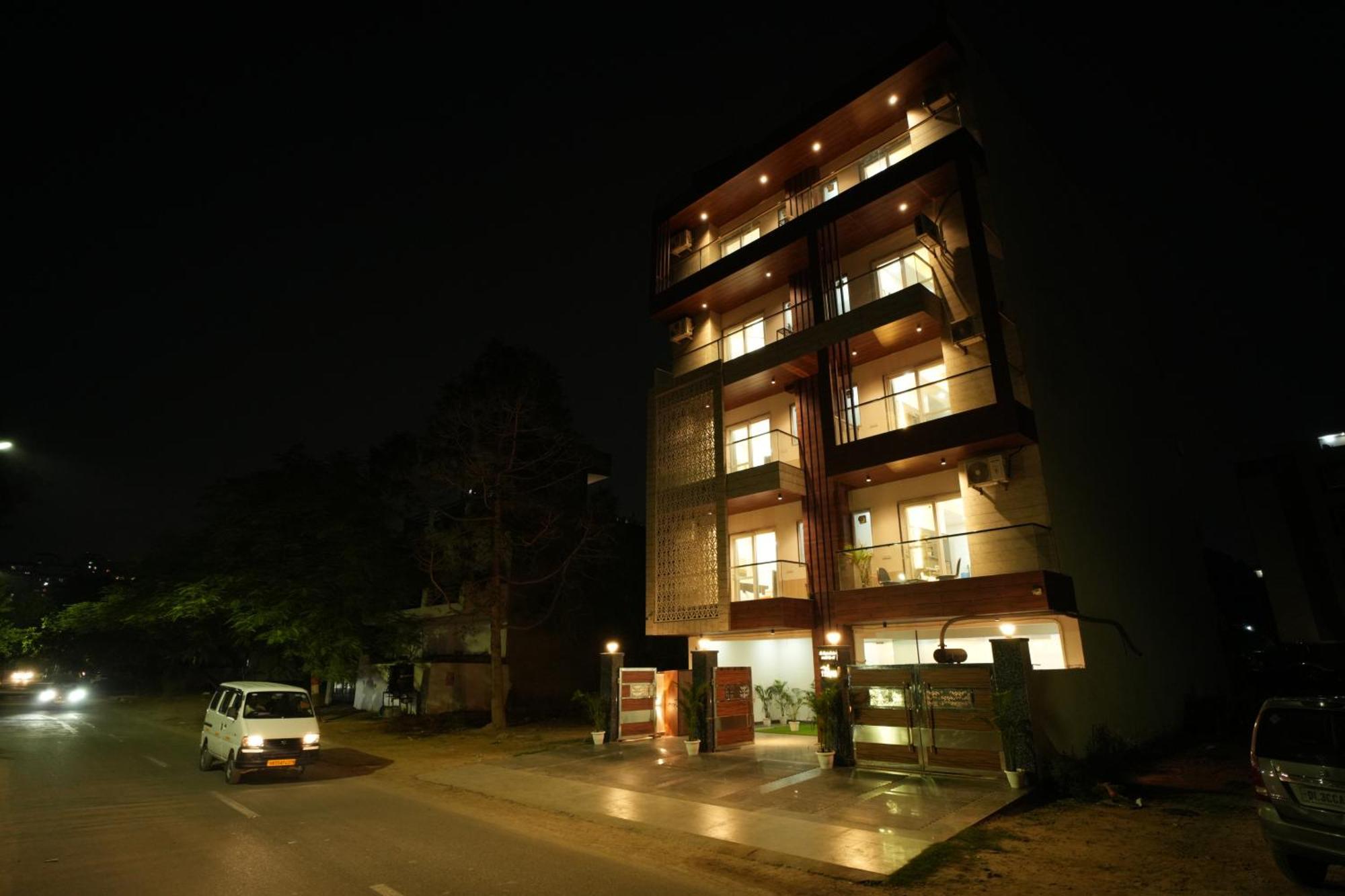 The Empire Corporate Sector 43 ,golf Course Road , One Horizon Center Gurgaon