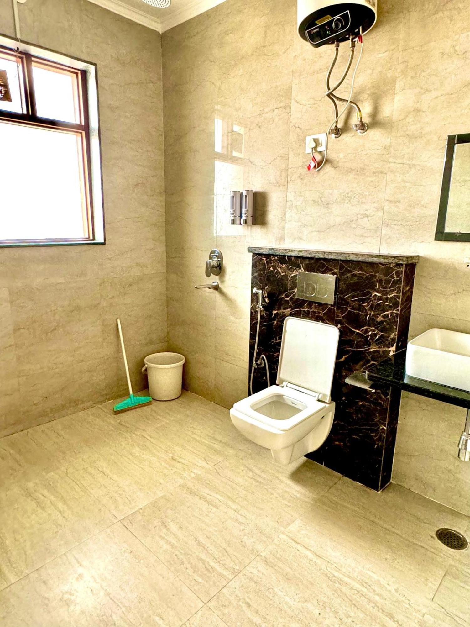 The Indian Ii Near Medanta Hospital 3* Gurgaon