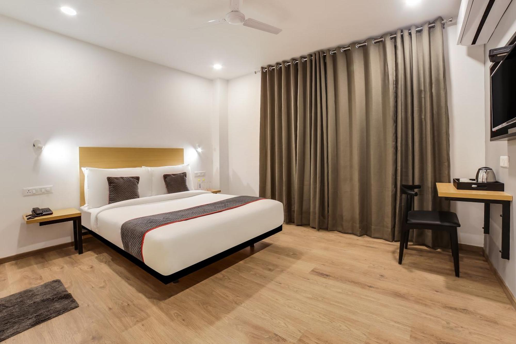 Super Townhouse 158 Near Netaji Subhash Marg Near Appu Ghar Hotel Gurgaon