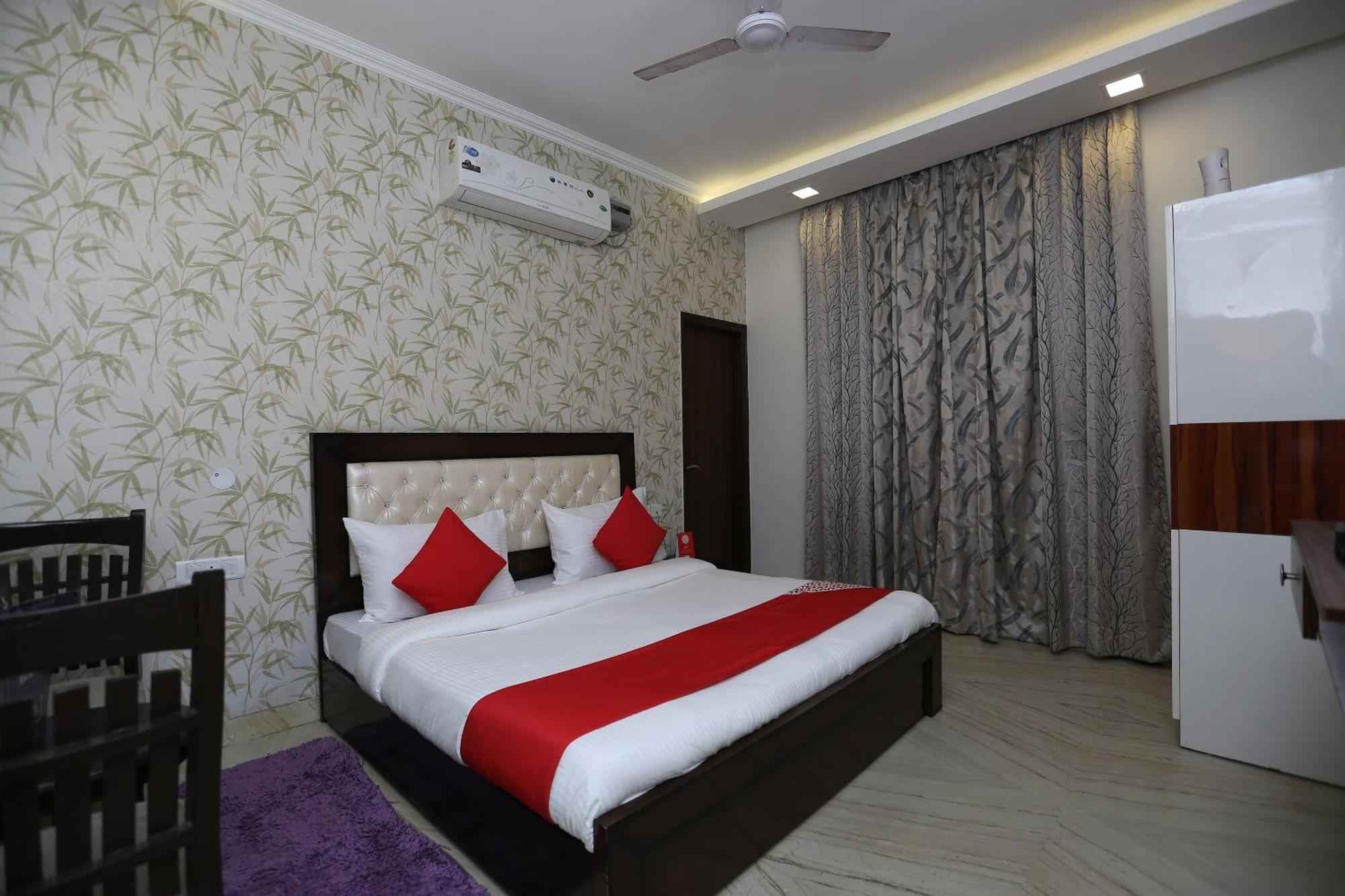 Hotel O Krishna