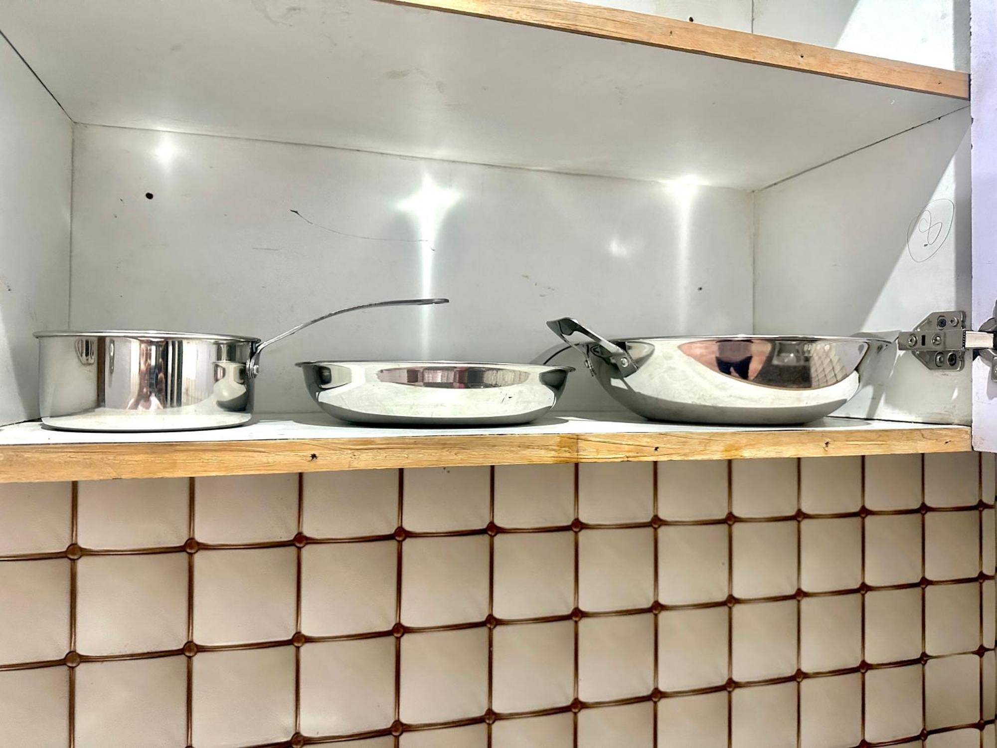 Room With Kitchen Near Golf Course Road *