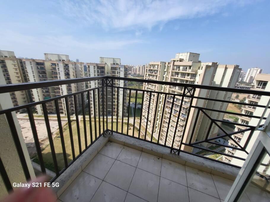 Apartment Bnbbuddy Modern Party In Gurgaon
