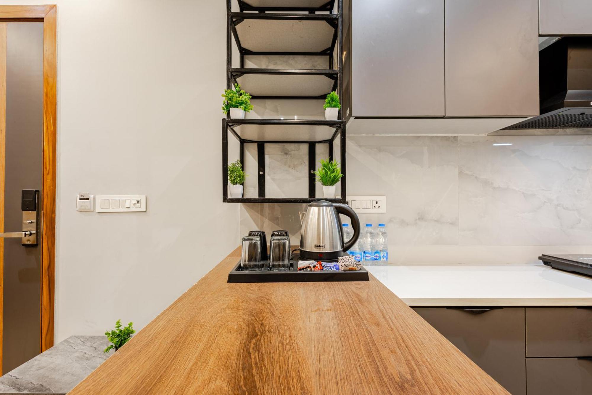 Street By Lime Tree Sector 51 Apartment