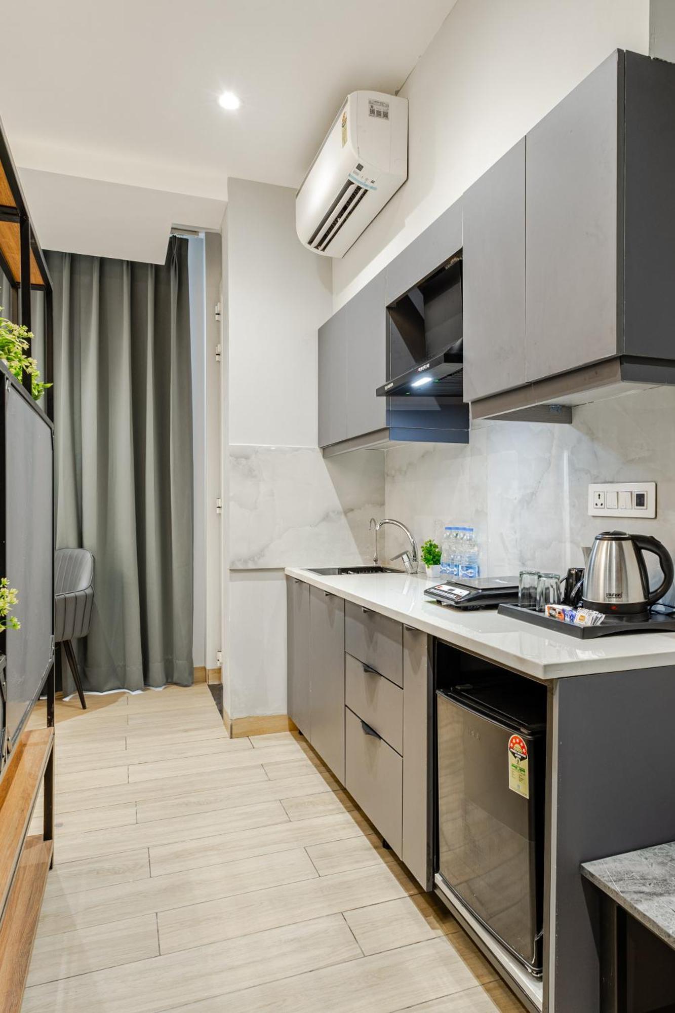 Apartment Street By Lime Tree Sector 51