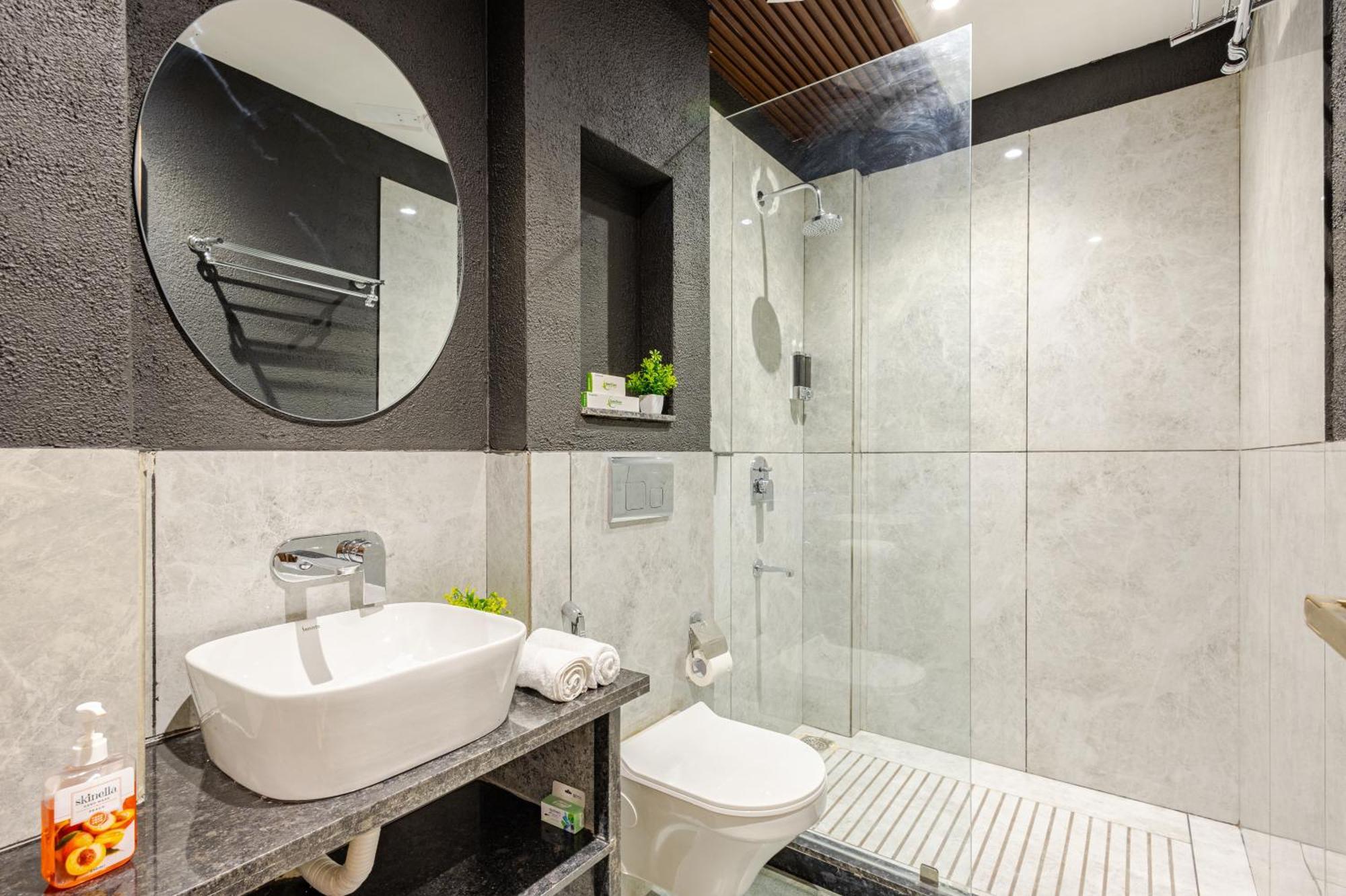 Apartment Street By Lime Tree Sector 51 *