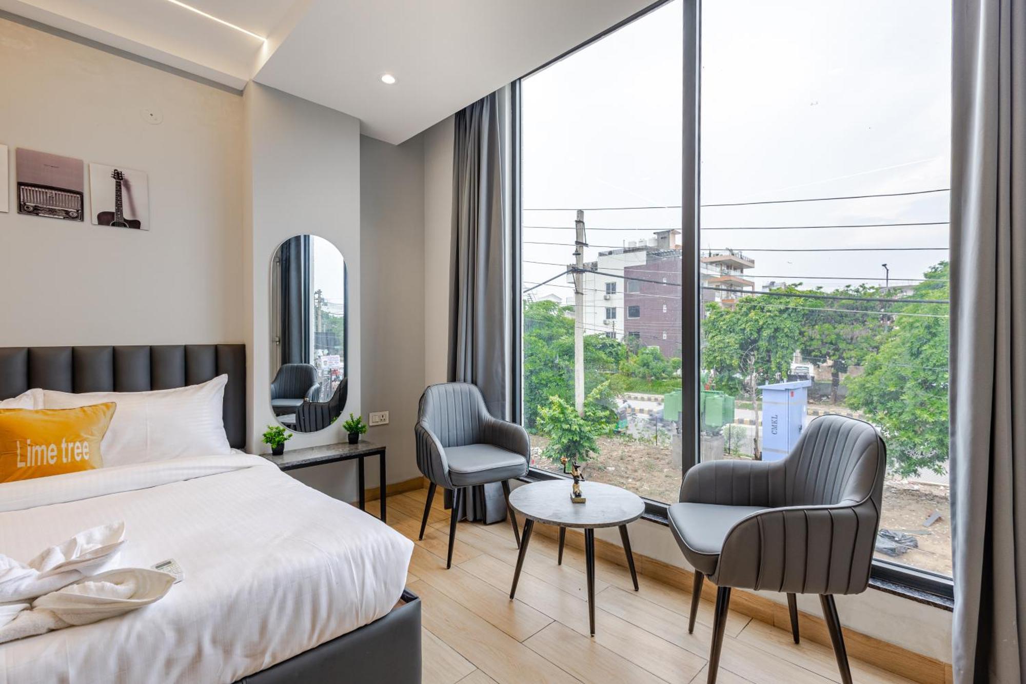 Apartment Street By Lime Tree Sector 51