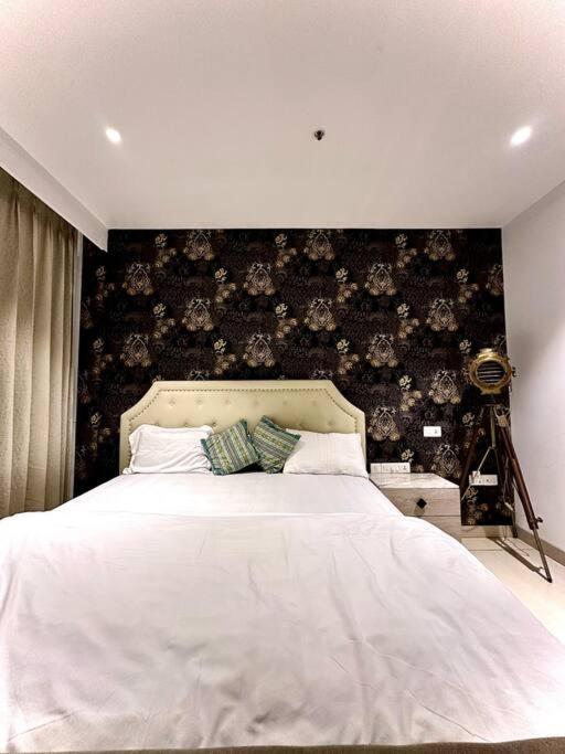 Luxury Key 3 *