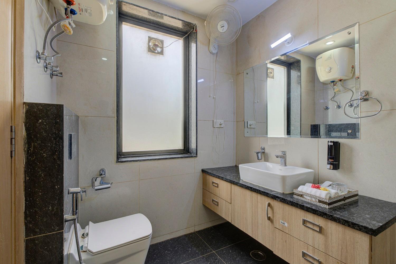 Blueneck Sec 47 Near Medanta -the Medicity' Gurugram Gurgaon