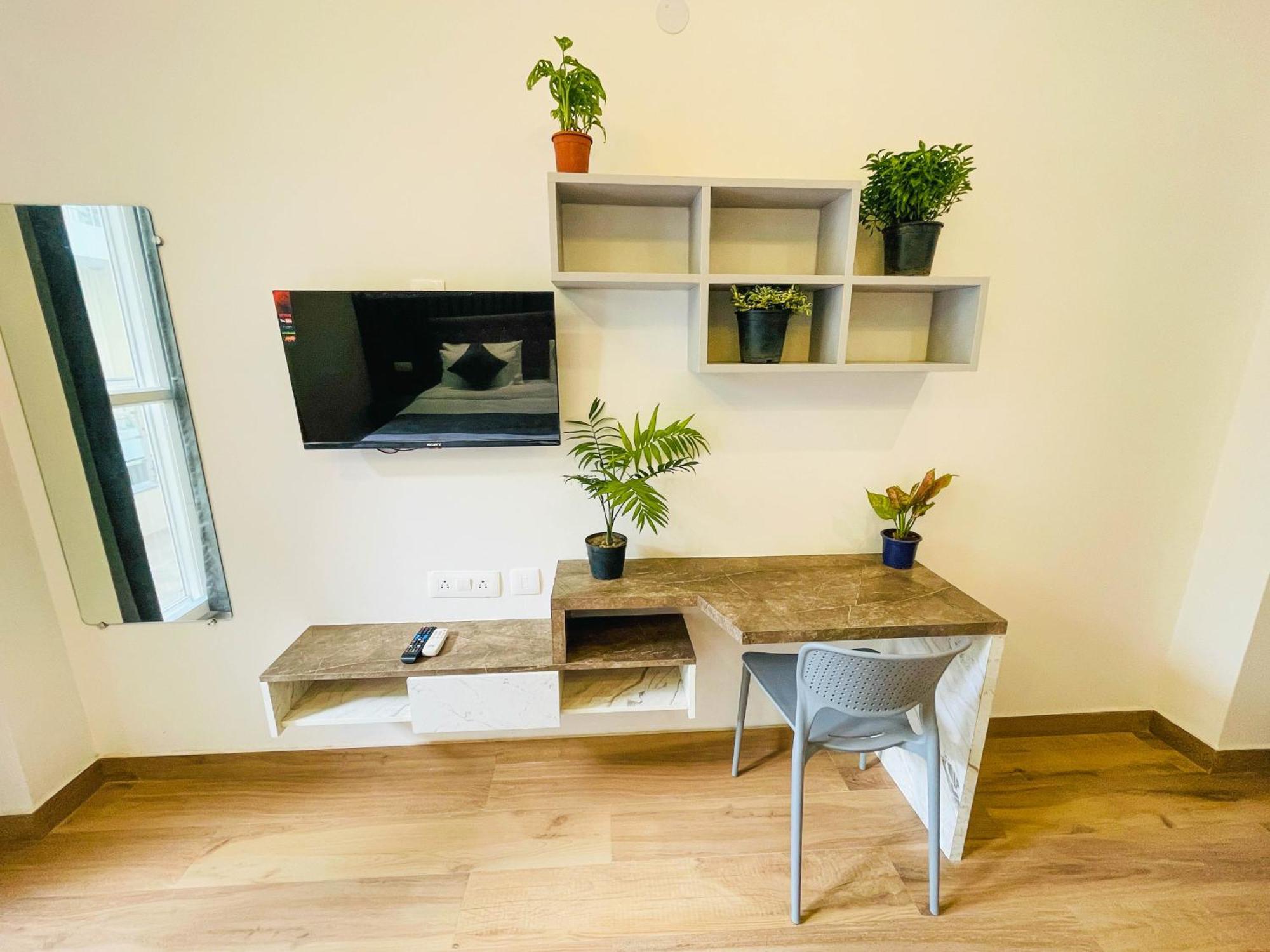 Homestay The Empire Corporate Sector 44 Near Fortis And Max Hospitals Gurgaon