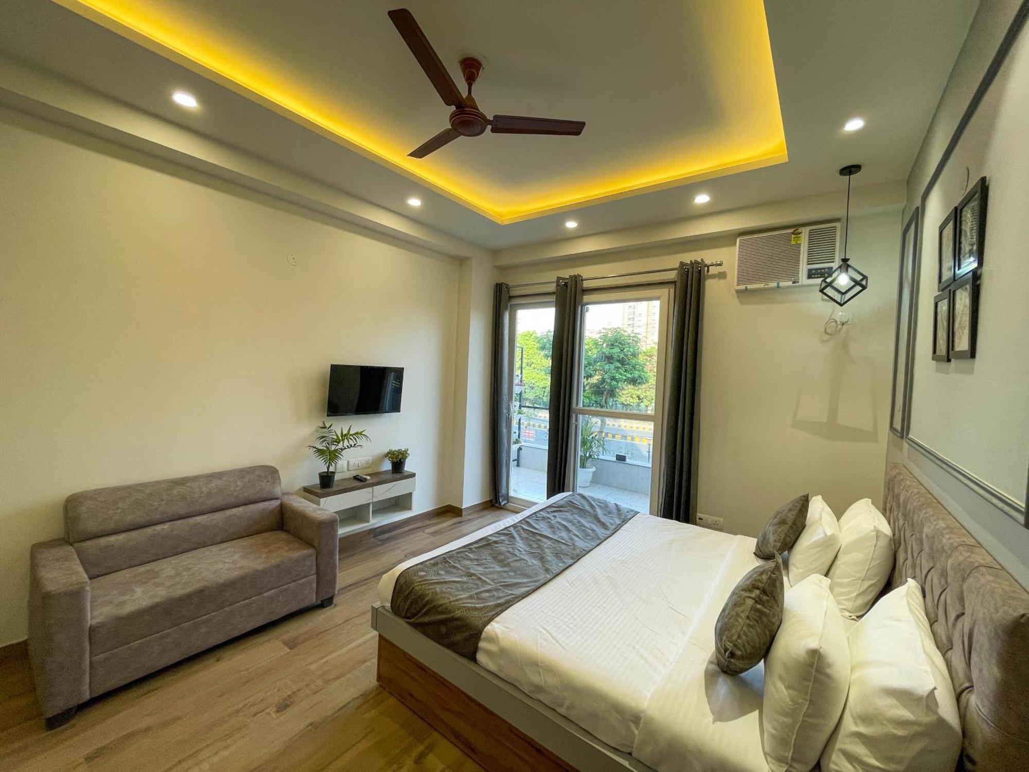 Homestay The Empire Corporate Sector 44 Near Fortis And Max Hospitals