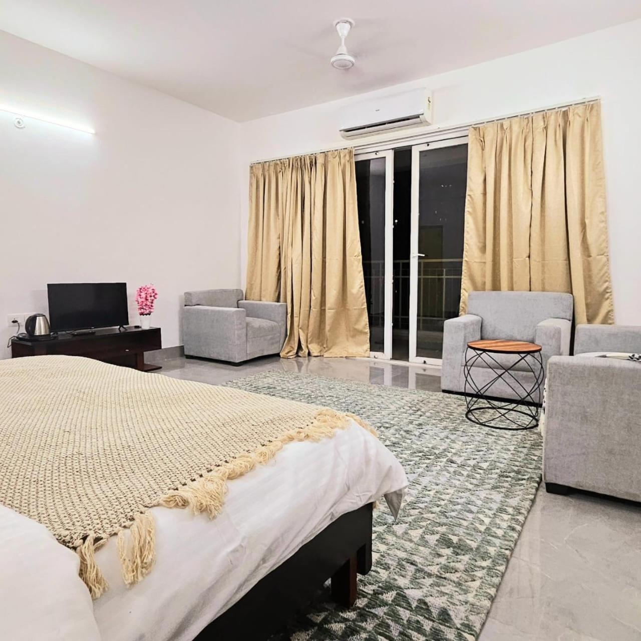 Hotel Lux Studio By Epic 3*
