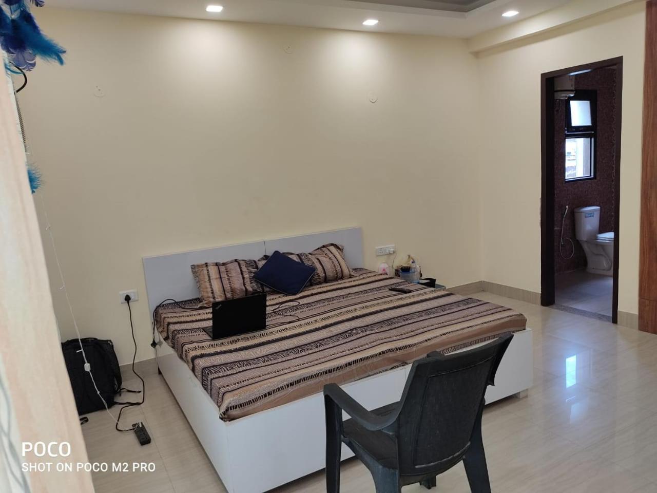 Hostel White House -mg Road, Gurugram Gurgaon
