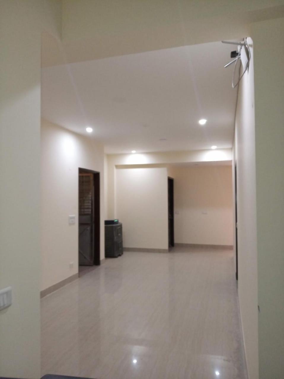 Hostel White House -mg Road, Gurugram