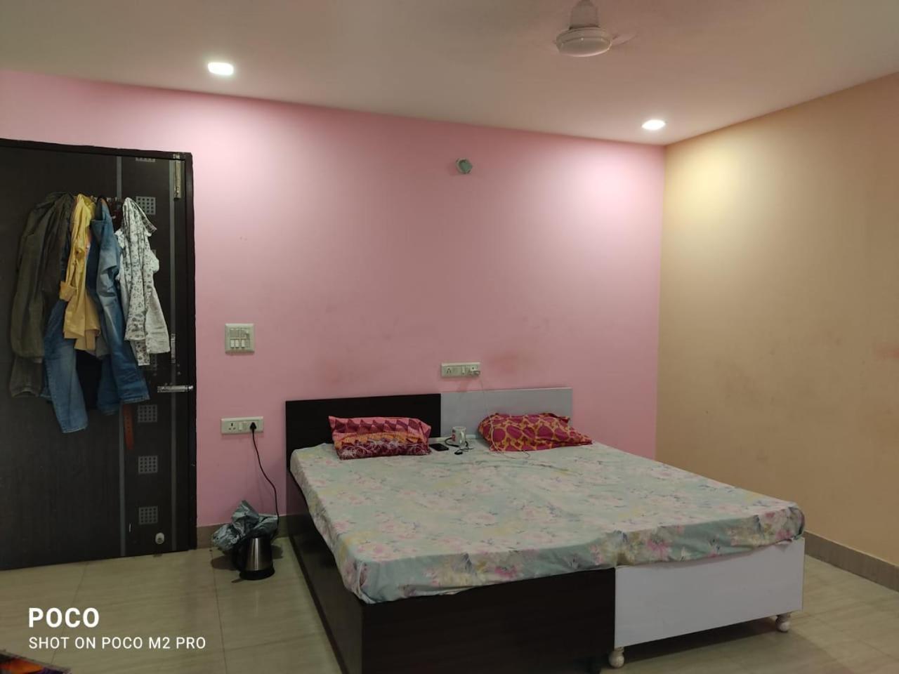 Hostel White House -mg Road, Gurugram Gurgaon