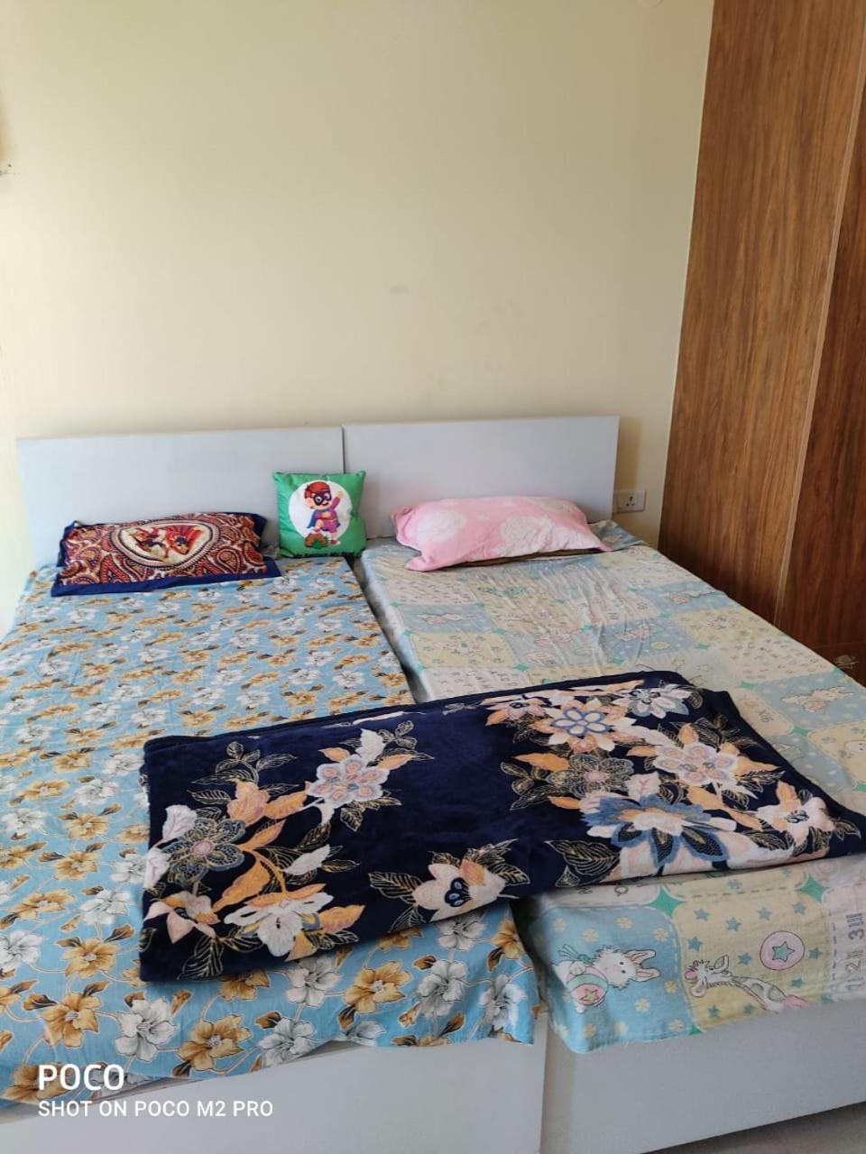 White House -mg Road, Gurugram Hostel